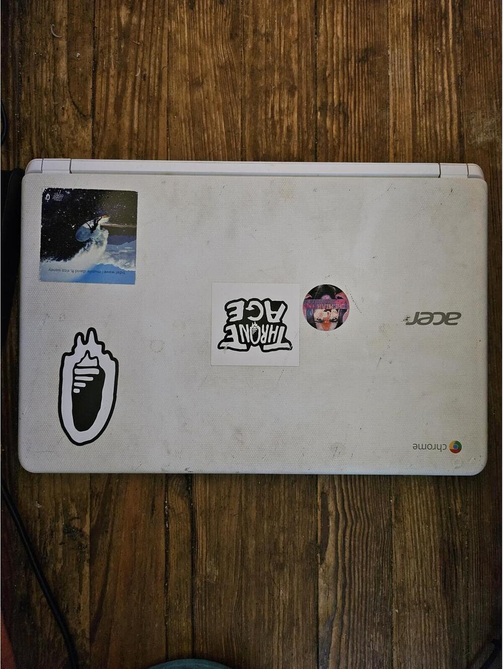 ACER CHROMEBOOK, 15", NO POWER SUPPLY to test. Might work or for parts ? GB ? Rm